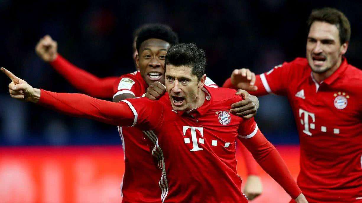 里夫斯14分7助攻＆艾顿10分，湖人半场轰出67分（里夫斯14分7助攻、艾顿10分，湖人半场轰下67分）