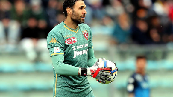 Spotify诺坎普：巴萨的年末胜利堡垒，迎战奥萨苏纳力争五连胜（巴萨坐镇Spotify诺坎普，年末迎战奥萨苏纳剑指五连胜）