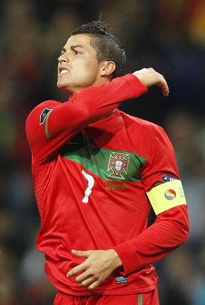 森林主帅：英超比欧联杯更重要，但我们也很重视欧联杯（森林主帅：英超更为关键，我们也不会轻视欧联杯）