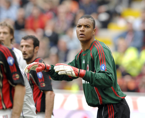 NBA焦点战：篮网客场逆转雄鹿,（NBA重头戏：篮网客场翻盘雄鹿）