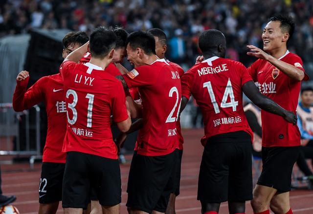 中超联赛总结：积分榜前三分析,（中超赛季回顾：积分榜三强解析）